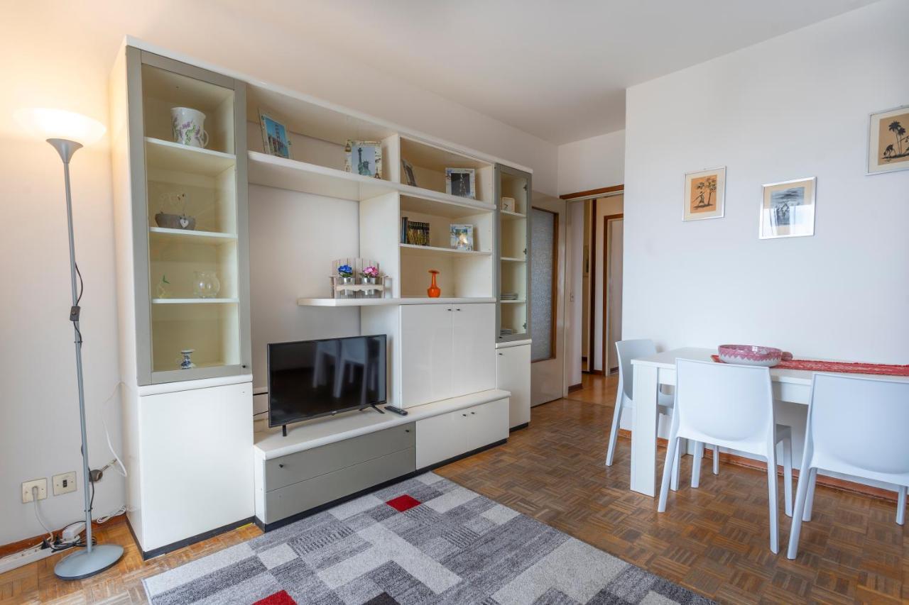 Zia Dina Apartment Pasian di Prato Exteriör bild